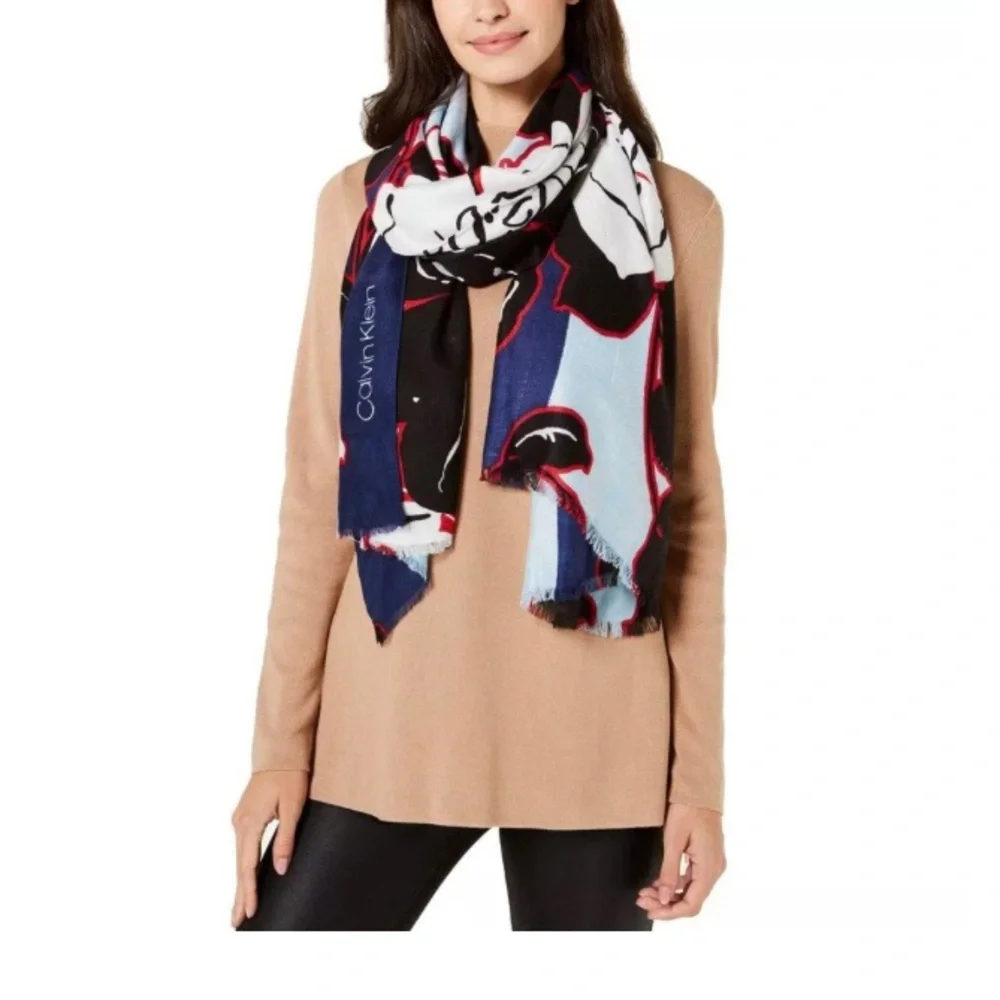 Calvin Klein scarf/wrap with floral print